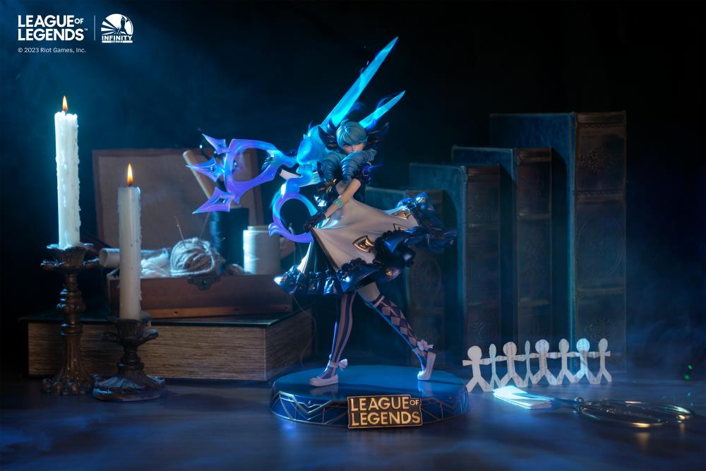 League of Legends The Hallowed Seamstress Gwen 1/6 Scale Limited Edition Statue Gallery Image 16