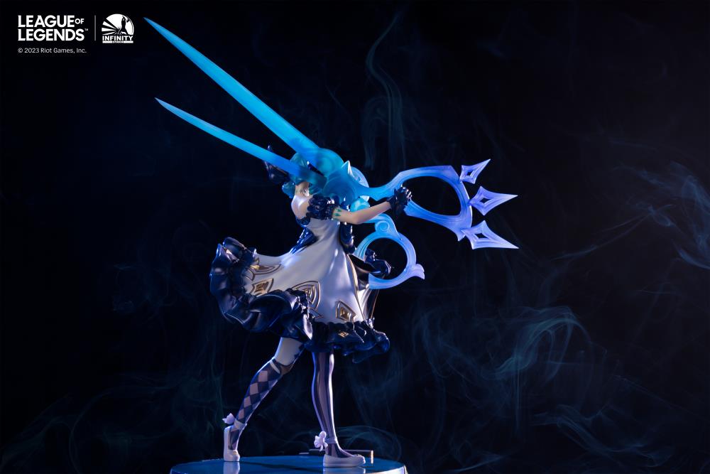 League of Legends The Hallowed Seamstress Gwen 1/6 Scale Limited Edition Statue Gallery Image 9