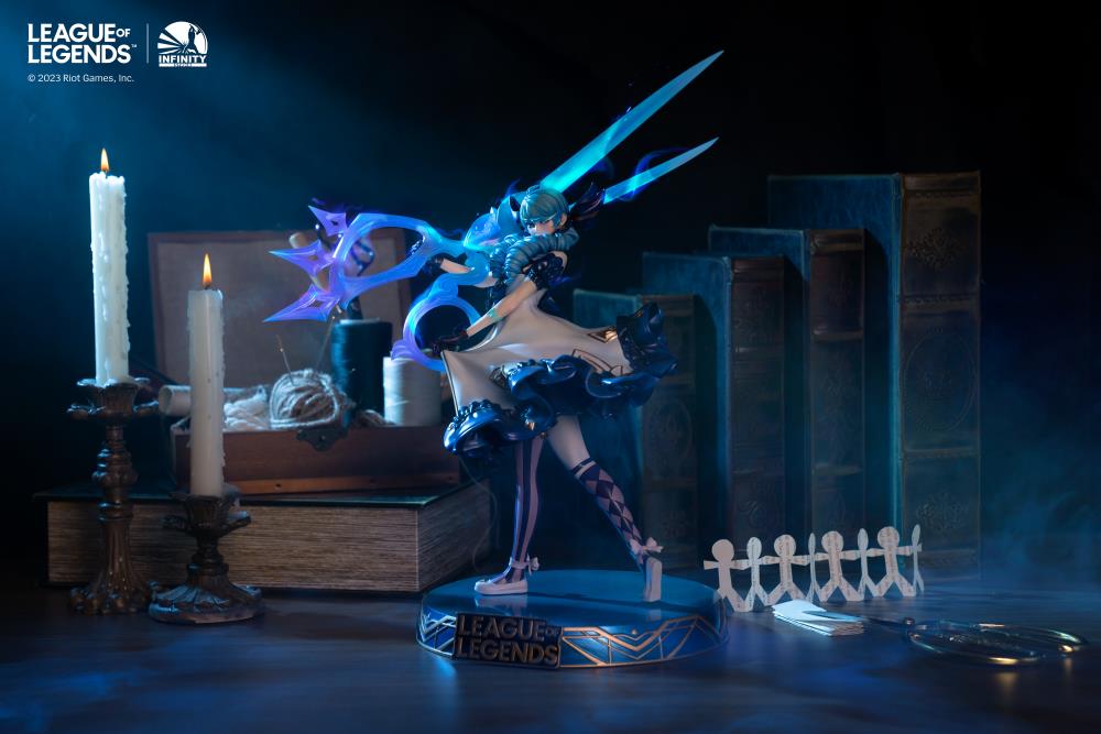 League of Legends The Hallowed Seamstress Gwen 1/6 Scale Limited Edition Statue Gallery Image 17