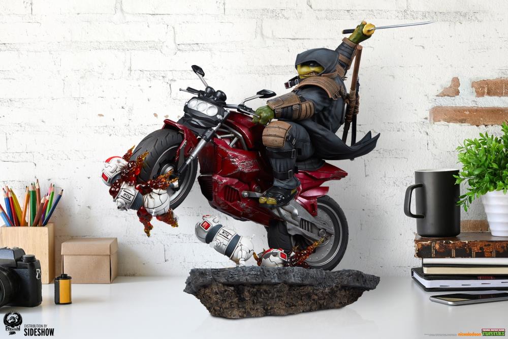 Teenage Mutant Ninja Turtles: The Last Ronin Michelangelo on Bike 1/4 Scale Limited Edition Statue Gallery Image 28