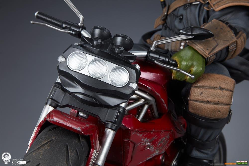 Teenage Mutant Ninja Turtles: The Last Ronin Michelangelo on Bike 1/4 Scale Limited Edition Statue Gallery Image 15