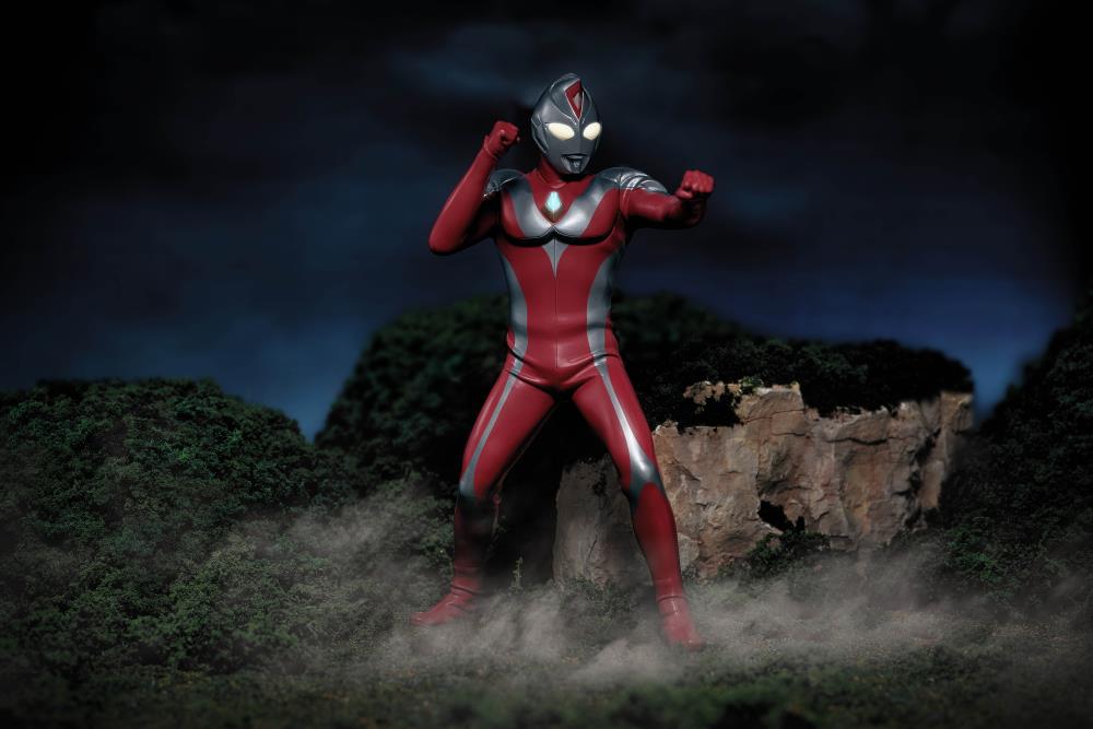 Ultraman Dyna Hero's Brave Statue Figure Ultraman Dyna Akai Daichi no Chikara (Ver.B) Gallery Image 3