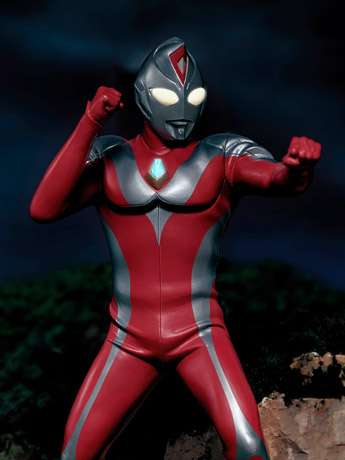Ultraman Dyna Hero's Brave Statue Figure Ultraman Dyna Akai Daichi no Chikara (Ver.B) Gallery Image 2