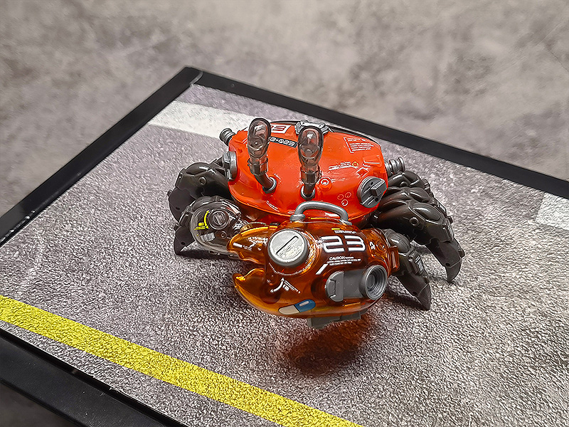 Aquaculture Tank 008 Fiddler Crab (Silver Red Ver.) Model Kit Gallery Image 9