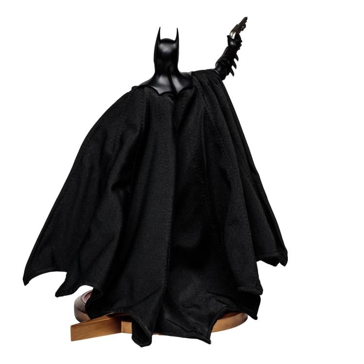 The Flash (2023) Batman (Multiverse) Resin Statue Gallery Image 6