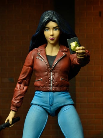 Disney's Gargoyles Ultimate Elisa Maza Action Figure Gallery Image 2