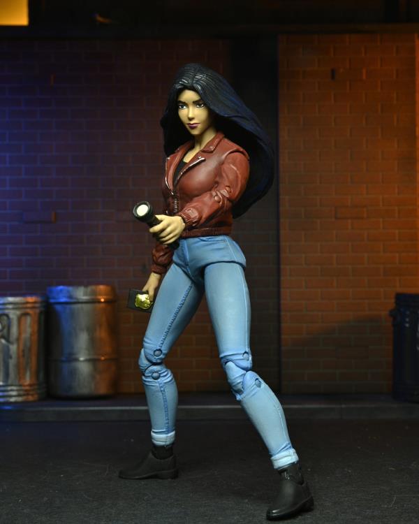 Disney's Gargoyles Ultimate Elisa Maza Action Figure Gallery Image 4