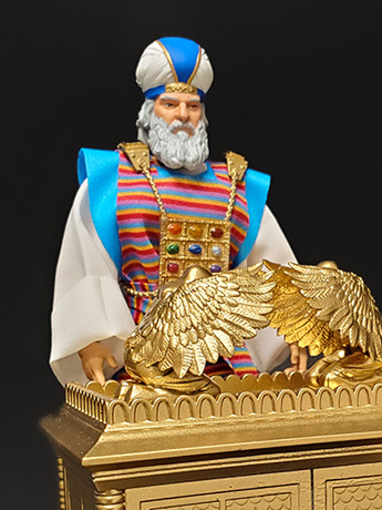 Biblical Adventures The High Priest with Ark of Covenant Deluxe 1/12 Scale Figure Gallery Image 2