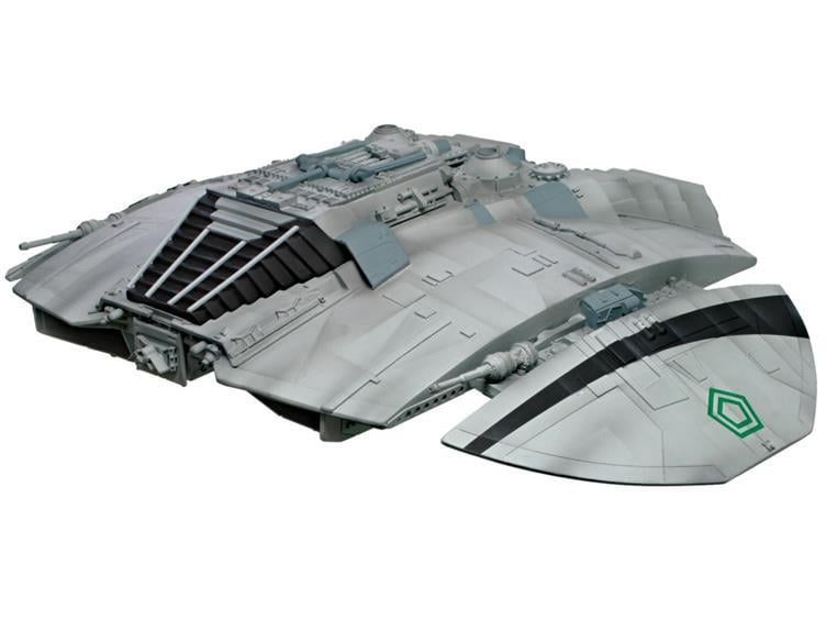 BSG Classic Cylon Raider 1/32 Scale Model Kit - Prefinished Gallery Image 1