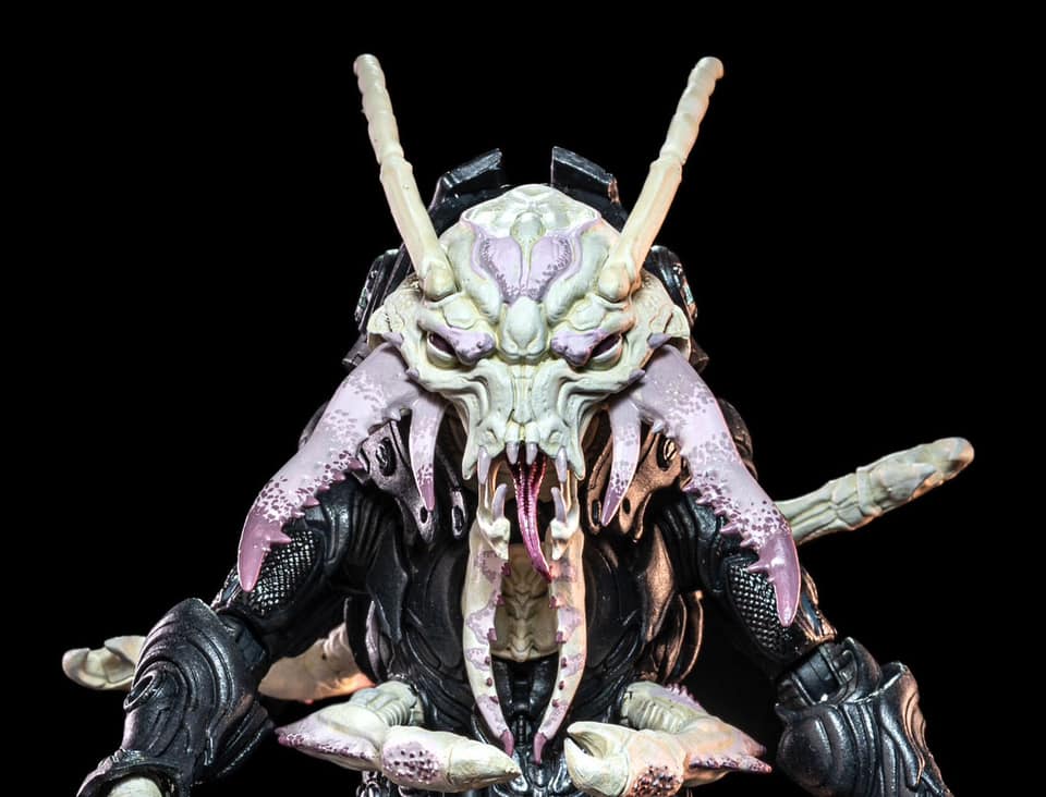 Cosmic Legions: Outpost Zaxxius Sphexxian Mine Worker Deluxe Action Figure Gallery Image 9
