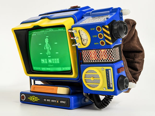 Fallout 76 Pip-Boy (Vault Tec Ver.) Limited Edition BBTS Shared Exclusive Replica Gallery Image 4