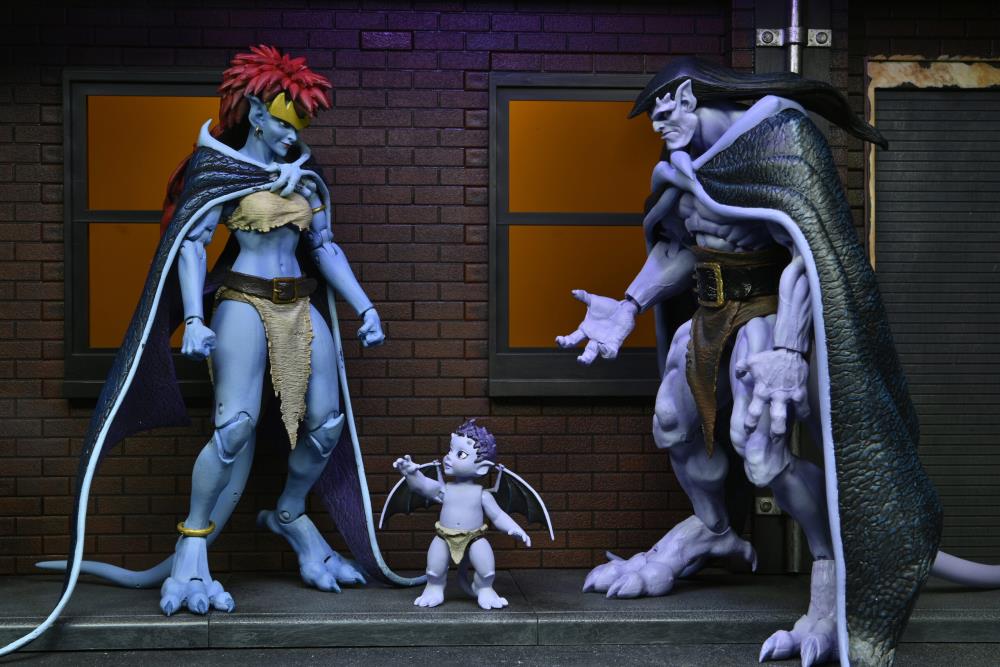 Disney's Gargoyles Ultimate Angela Action Figure Gallery Image 13
