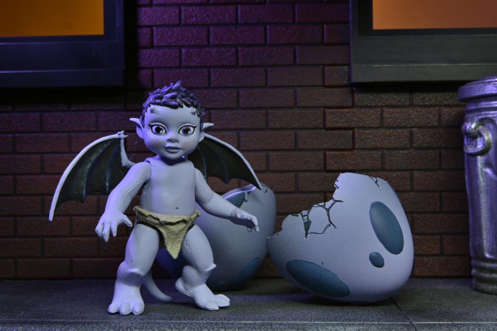 Disney's Gargoyles Ultimate Angela Action Figure Gallery Image 12