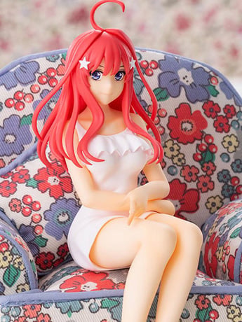 The Quintessential Quintuplets Itsuki Nakano Premium Perching Figure Gallery Image 2