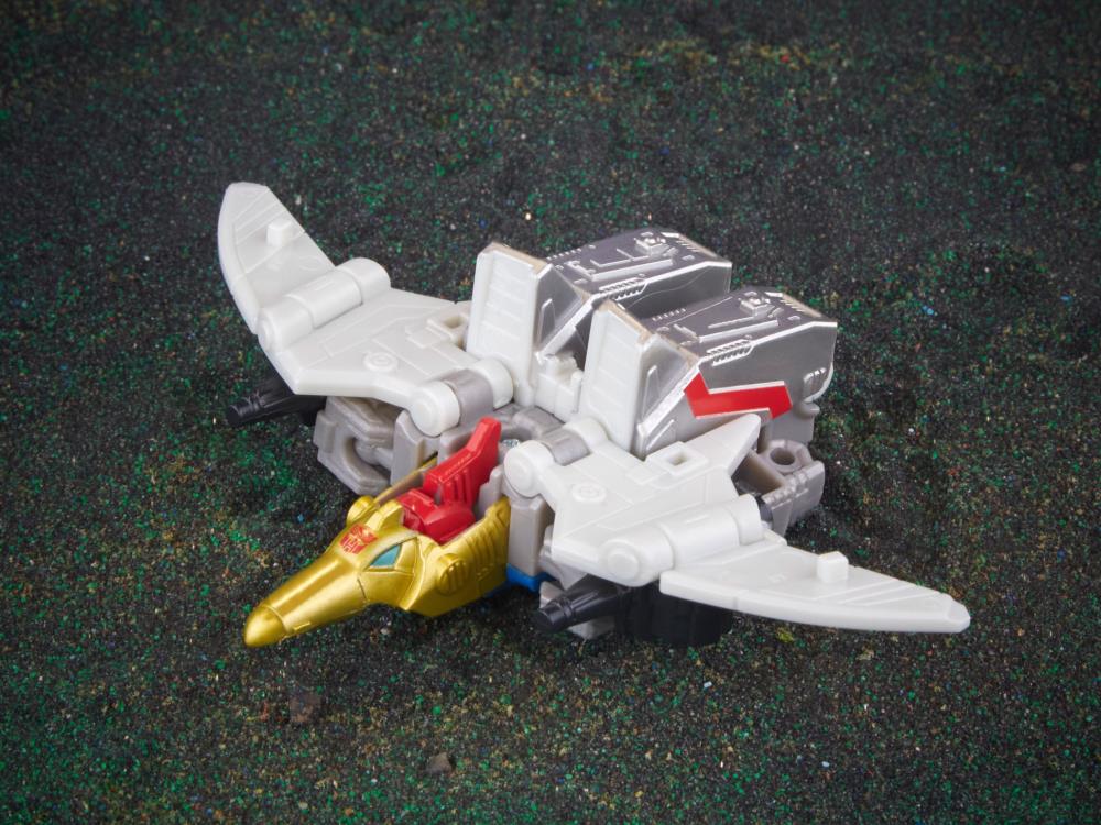Transformers: Legacy Evolution Core Dinobot Swoop Gallery Image 8