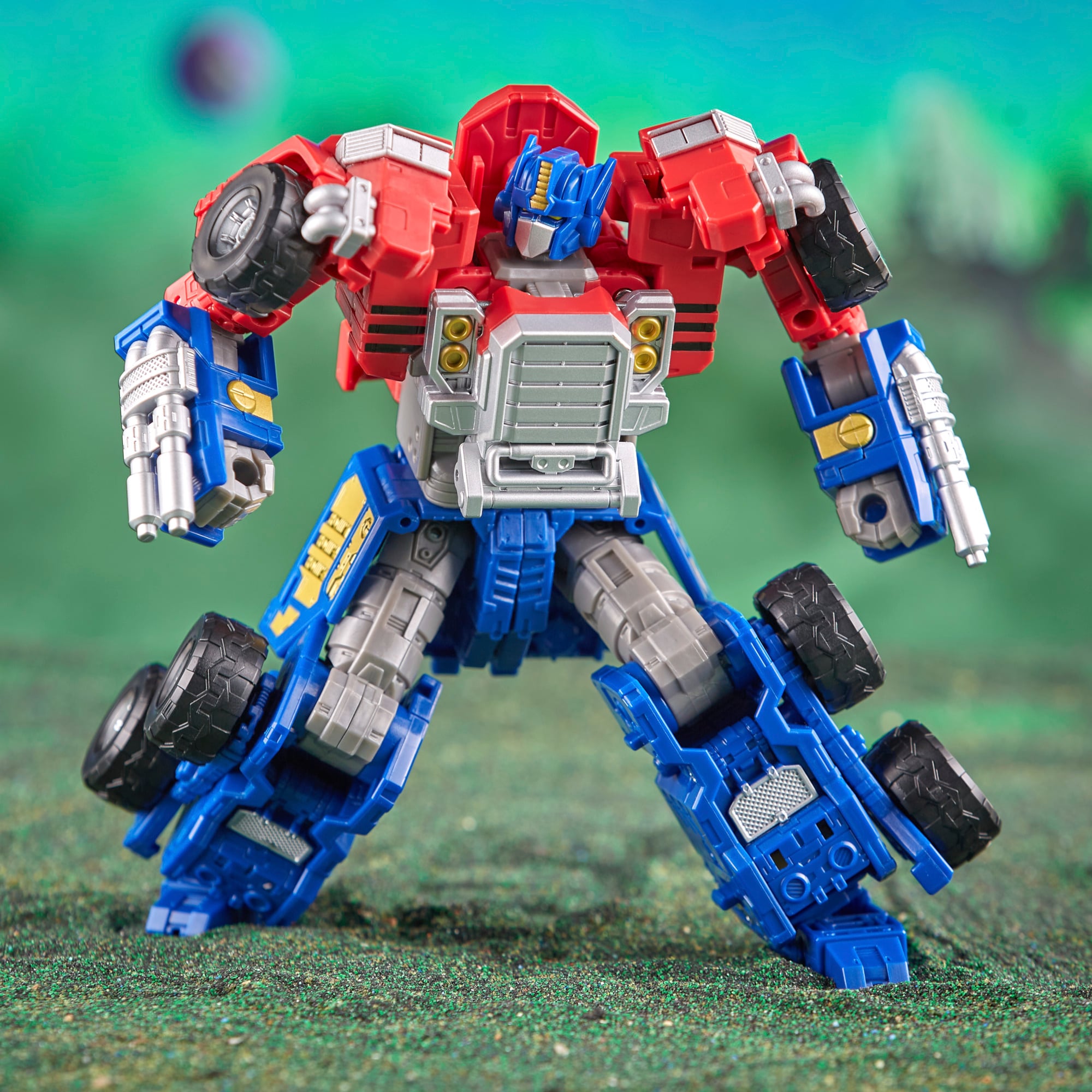 Transformers: Legacy Evolution Commander Armada Universe Optimus Prime Gallery Image 9