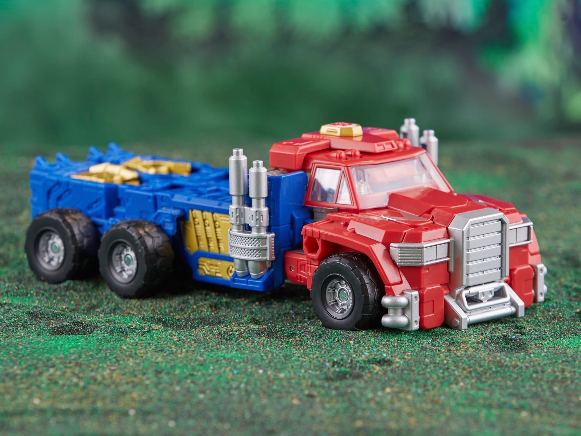 Transformers: Legacy Evolution Commander Armada Universe Optimus Prime Gallery Image 13