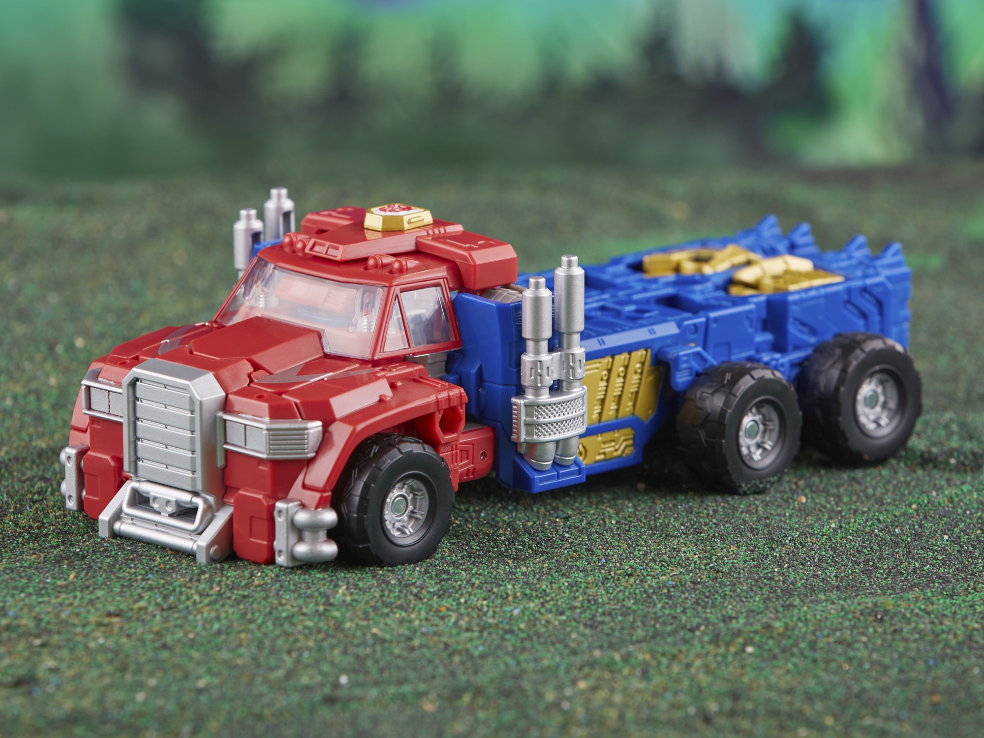 Transformers: Legacy Evolution Commander Armada Universe Optimus Prime Gallery Image 15