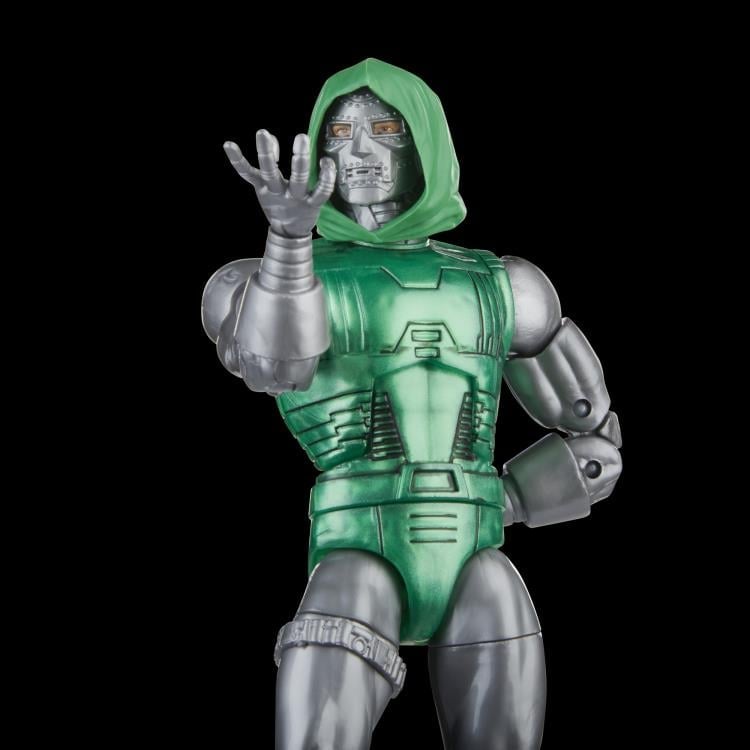 The Avengers 60th Anniversary Marvel Legends Captain Marvel vs. Doctor Doom Action Figure Two-Pack Gallery Image 9