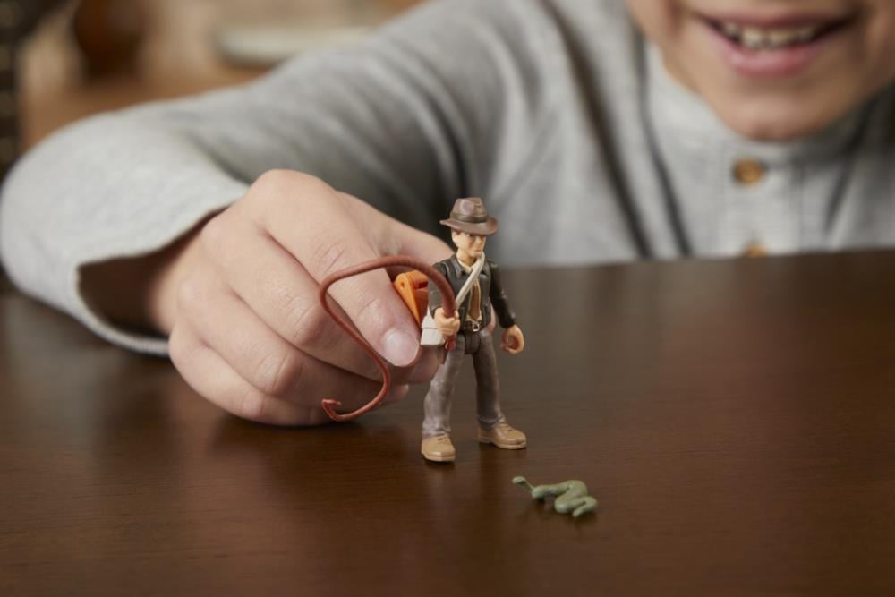 Indiana Jones Worlds of Adventure Indiana Jones with Horse Action Figure Set Gallery Image 22