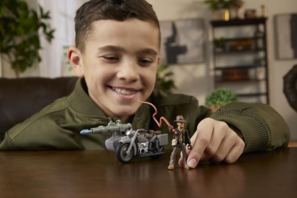 Indiana Jones Worlds of Adventure Indiana Jones with Motorcycle Action Figure Set Gallery Image 19