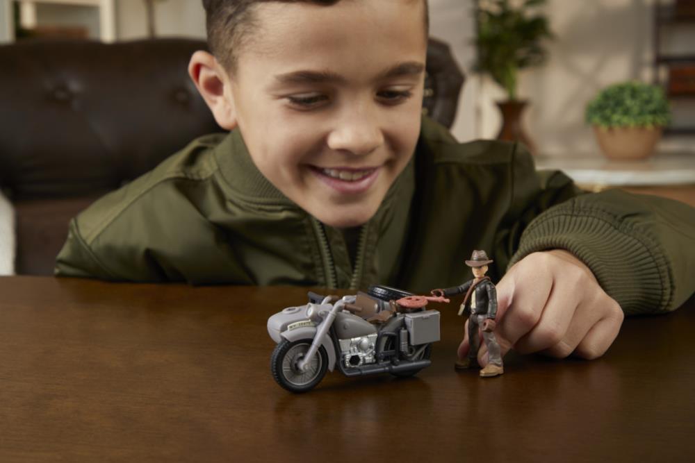 Indiana Jones Worlds of Adventure Indiana Jones with Motorcycle Action Figure Set Gallery Image 26