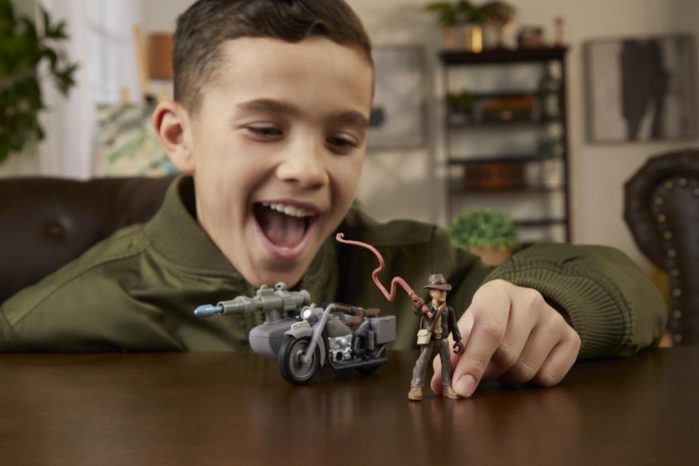 Indiana Jones Worlds of Adventure Indiana Jones with Motorcycle Action Figure Set Gallery Image 12