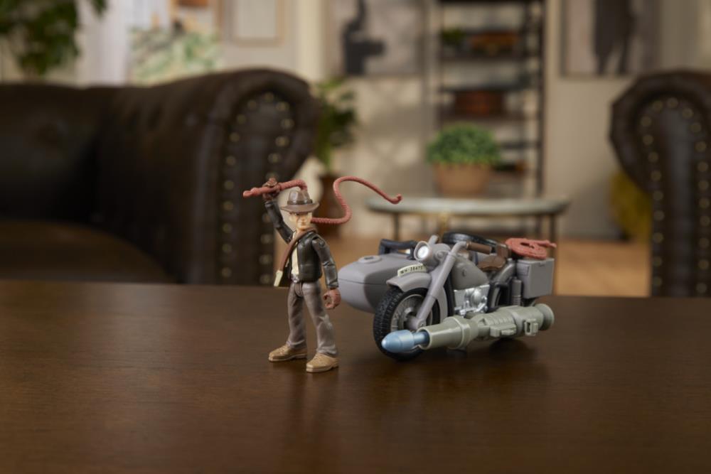 Indiana Jones Worlds of Adventure Indiana Jones with Motorcycle Action Figure Set Gallery Image 23