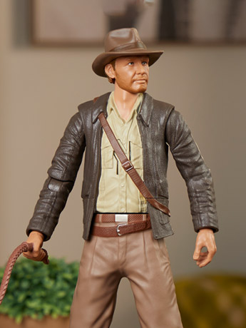 Indiana Jones Whip-Action Indiana Jones 12" Action Figure Gallery Image 2
