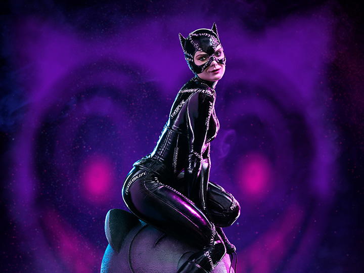 Batman Returns Legacy Replica Catwoman 1/4 Scale Limited Edition Statue Gallery Image 1