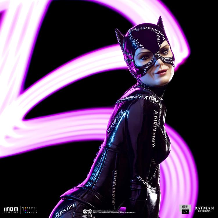 Batman Returns Legacy Replica Catwoman 1/4 Scale Limited Edition Statue Gallery Image 13
