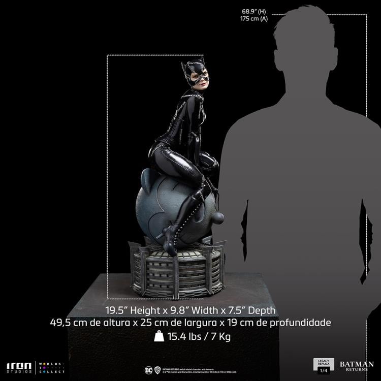 Batman Returns Legacy Replica Catwoman 1/4 Scale Limited Edition Statue Gallery Image 15