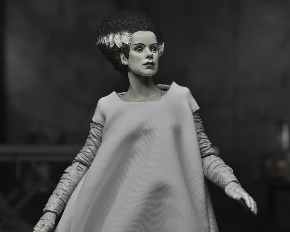 Universal Monsters Ultimate Bride of Frankenstein (Black & White) Action Figure Gallery Image 7