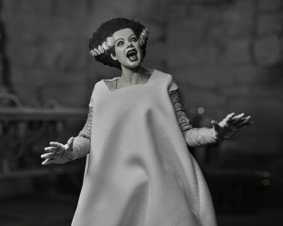 Universal Monsters Ultimate Bride of Frankenstein (Black & White) Action Figure Gallery Image 6