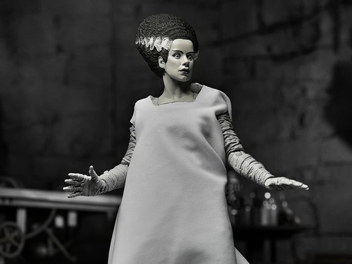 Universal Monsters Ultimate Bride of Frankenstein (Black & White) Action Figure Gallery Image 1