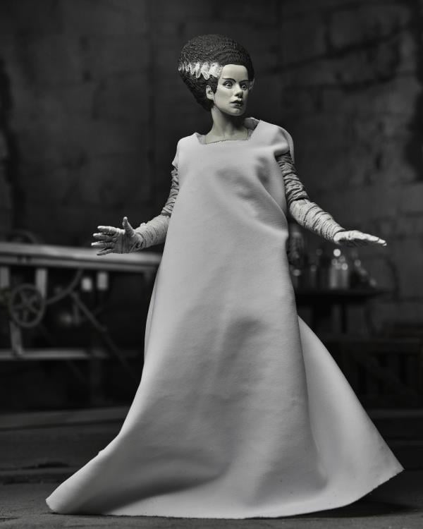 Universal Monsters Ultimate Bride of Frankenstein (Black & White) Action Figure Gallery Image 4