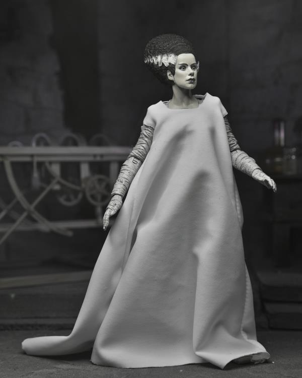 Universal Monsters Ultimate Bride of Frankenstein (Black & White) Action Figure Gallery Image 5