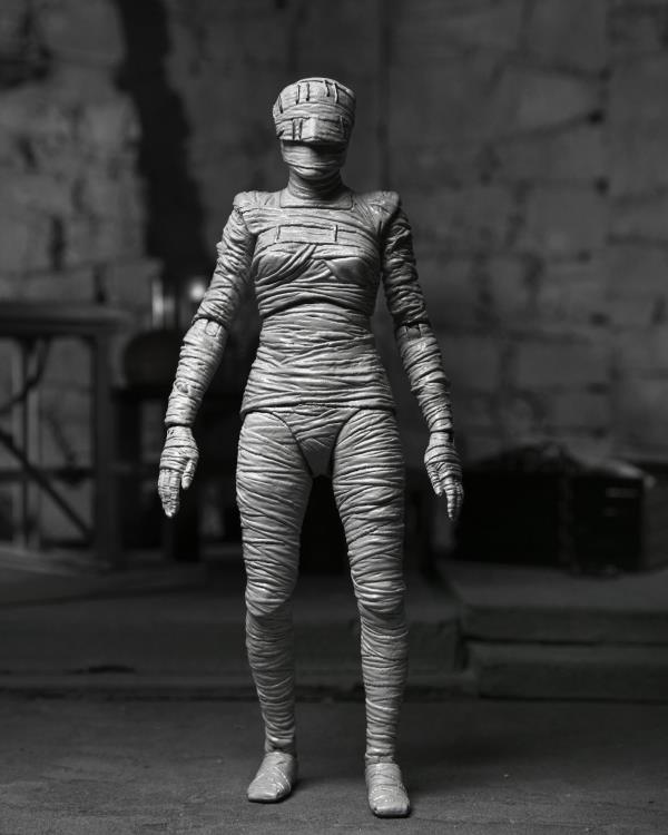 Universal Monsters Ultimate Bride of Frankenstein (Black & White) Action Figure Gallery Image 11