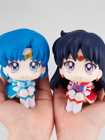 Sailor Moon Cosmos Look Up Series Eternal Sailor Mercury & Eternal Sailor Mars Set with Gift Gallery Image 2