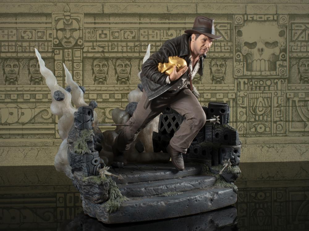 Raiders of the Lost Ark Gallery Indiana Jones Temple Escape Deluxe Figure Diorama Gallery Image 5