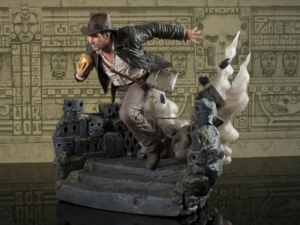 Raiders of the Lost Ark Gallery Indiana Jones Temple Escape Deluxe Figure Diorama Gallery Image 4