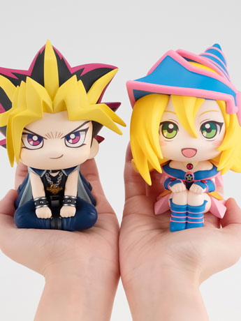 Yu-Gi-Oh! Look Up Series Yami Yugi & Dark Magician Girl Set with Gift Gallery Image 2