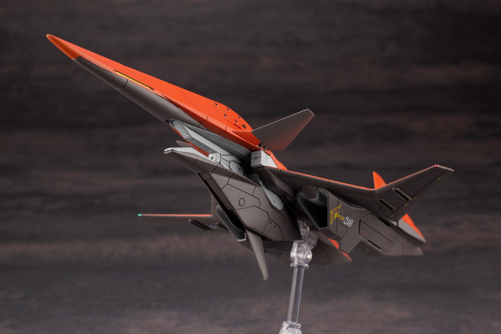 Ace Combat 7: Skies Unknown ADF-01 1/144 Model Kit