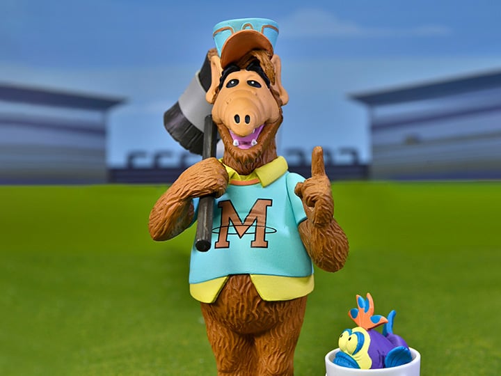 ALF Toony Classics Gordon Shumway with Mallet, Fish & Bucket Gallery Image 1