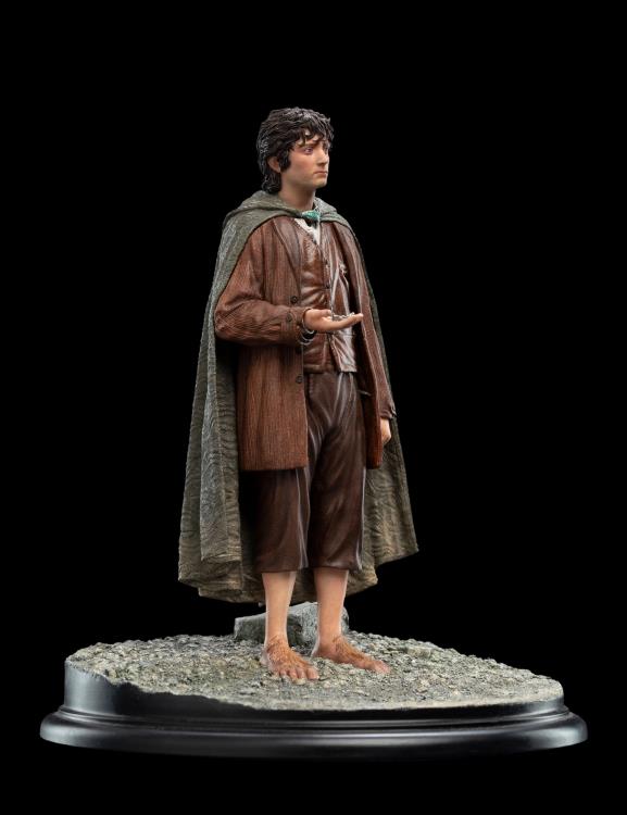 The Lord of the Rings Classic Series Frodo Baggins Ringbearer 1/6 Scale Statue Gallery Image 4