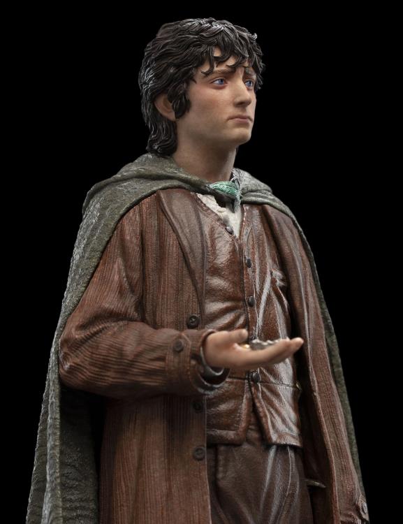 The Lord of the Rings Classic Series Frodo Baggins Ringbearer 1/6 Scale Statue Gallery Image 10