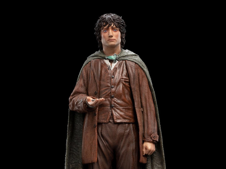 The Lord of the Rings Classic Series Frodo Baggins Ringbearer 1/6 Scale Statue Gallery Image 1