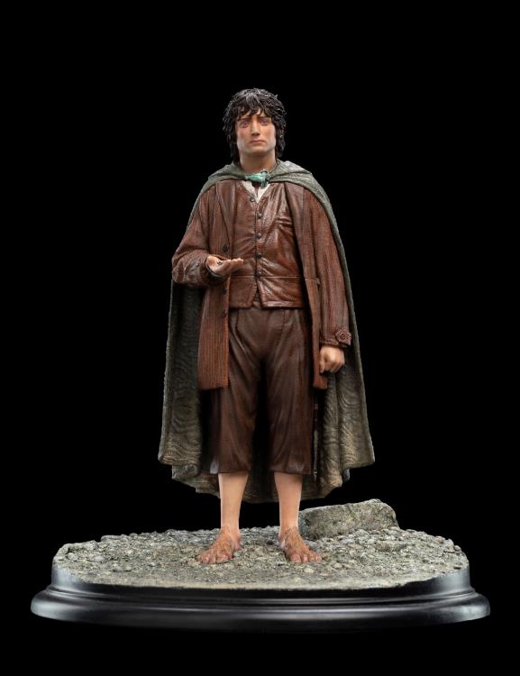 The Lord of the Rings Classic Series Frodo Baggins Ringbearer 1/6 Scale Statue Gallery Image 3