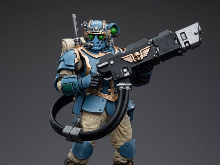 Warhammer 40k Astra Militarum Tempestus 55th Kappic Eagles Hot-Shot Volley Gunner 1/18 Scale Figure Gallery Image 1
