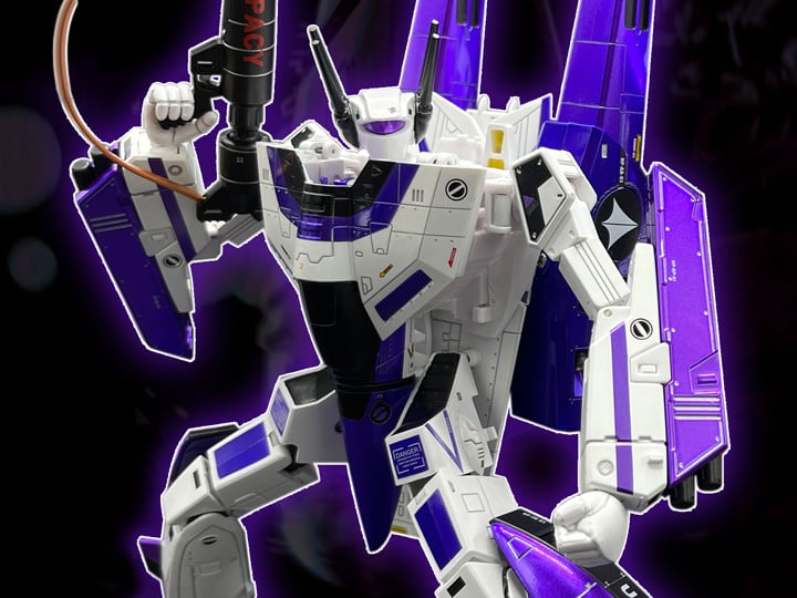 Macross VF-1S Valkyrie (God of Flame Purple Ver.) with Fast Pack Armor 1/72 Scale Limited Edition Figure Gallery Image 1